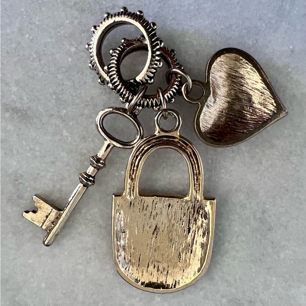 Key to My Heart Keychain - Picture 2 of 2
